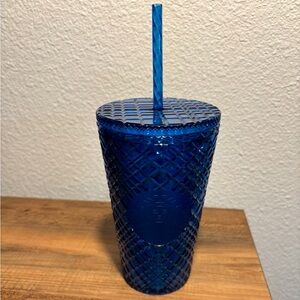 Starbucks 2022 Holiday Azure Jeweled Iridescent Tumbler
Size: 16 oz Grande